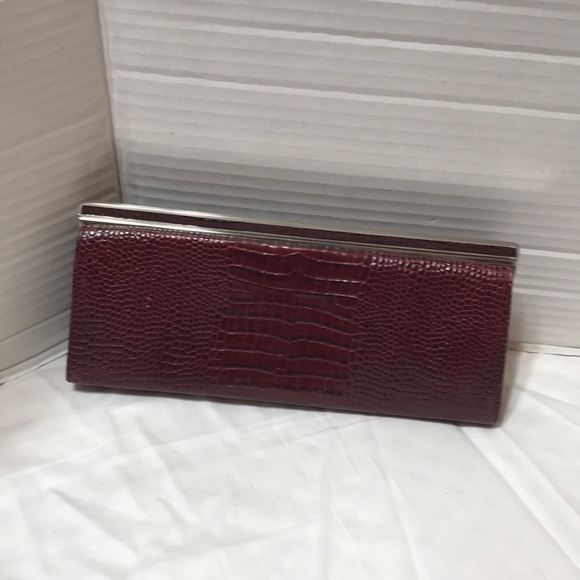 Ann Taylor croc embossed leather clutch. NWOT - Picture 1 of 5